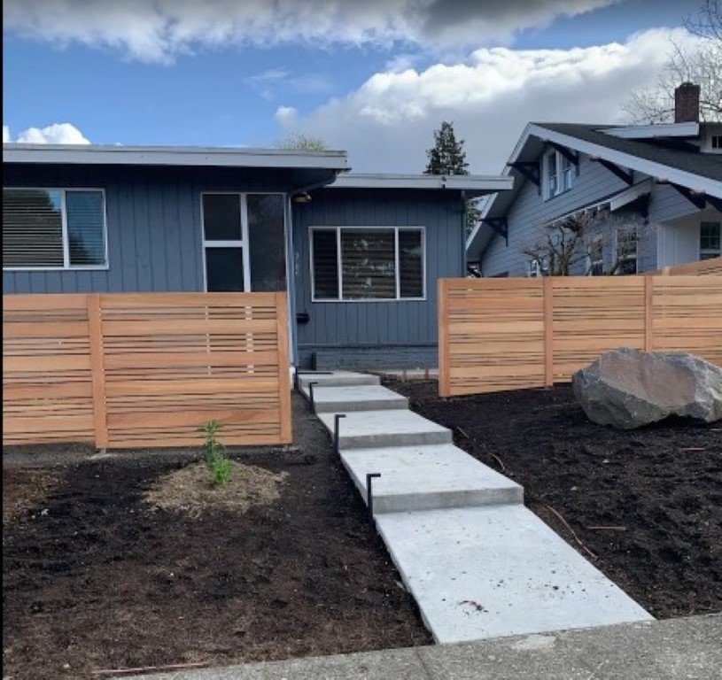 Horizontal fence with gap details to give a modern updated look.